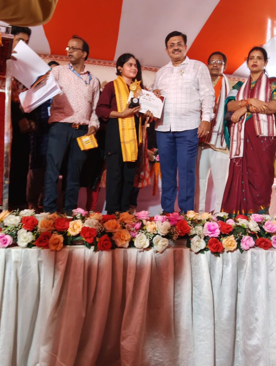 SDTEOdisha's tweet photo. ଖୋର୍ଦ୍ଧା ଜିଲ୍ଲା ଚିଲିକା ବ୍ଲକରେ ଆୟୋଜିତ ସ୍ୱାବଲମ୍ୱୀ ଯୁବ ସମୃଦ୍ଧ ଓଡ଼ିଶା ସମାବେଶରେ ମାନ୍ୟବର ମନ୍ତ୍ରୀ ଆଇନ, ପୂର୍ତ୍ତ ଏବଂ ଅବକାରୀ ଶ୍ରୀ ପୃଥ୍ୱୀରାଜ ହରିଚନ୍ଦନ ମୁଖ୍ୟ ଅତିଥି ଭାବରେ ଯୋଗଦେଇଥିଲେ
#2YearsofLokankaSarakar
#BikasharaDharaOdishaSara
#2YearsofJubaSamruddhi https://t.co/CLGYkVSOZh