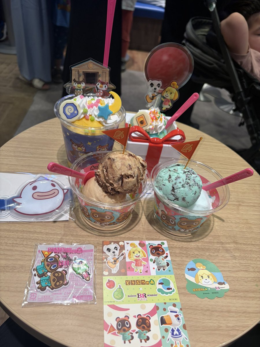 dawarappi's tweet photo. 会社の人に協力してもらって
どうぶつの森コラボ爆買い！！
ベル袋買えてよかった🤩 https://t.co/yQNdRRXLXw