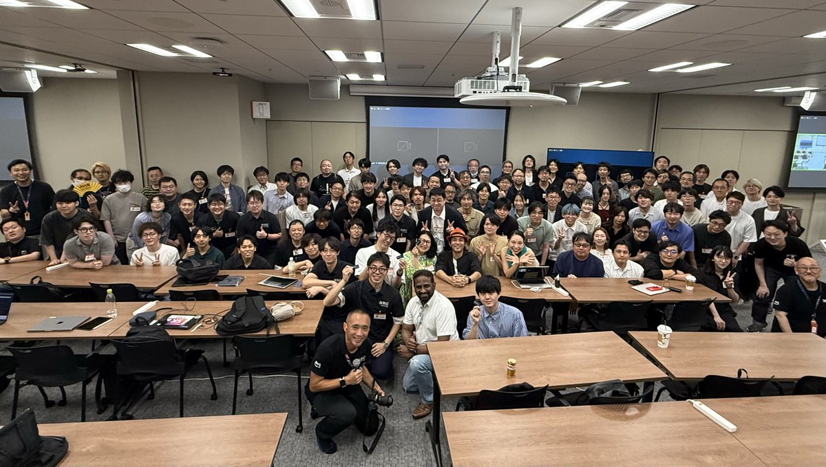 numaguchi's tweet photo. 集合写真！！！お疲れ様でした。JAWS-UG AI-DLC支部！#jawsug #jawsug_aidlc https://t.co/c8ffqIHXwk