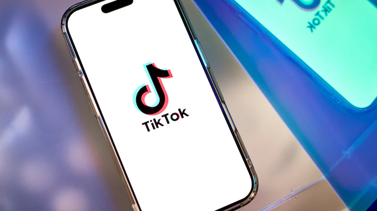moneycontrolcom's tweet photo. #TechWithMC | TikTok plans 300 layoffs at European hub in Dublin
TikTok said some at-risk staff would be offered other positions and that the proposed restructuring would also create new roles, leading to an overall headcount reduction of about 300.
Read More:
https://t.co/IRQWf40K7B