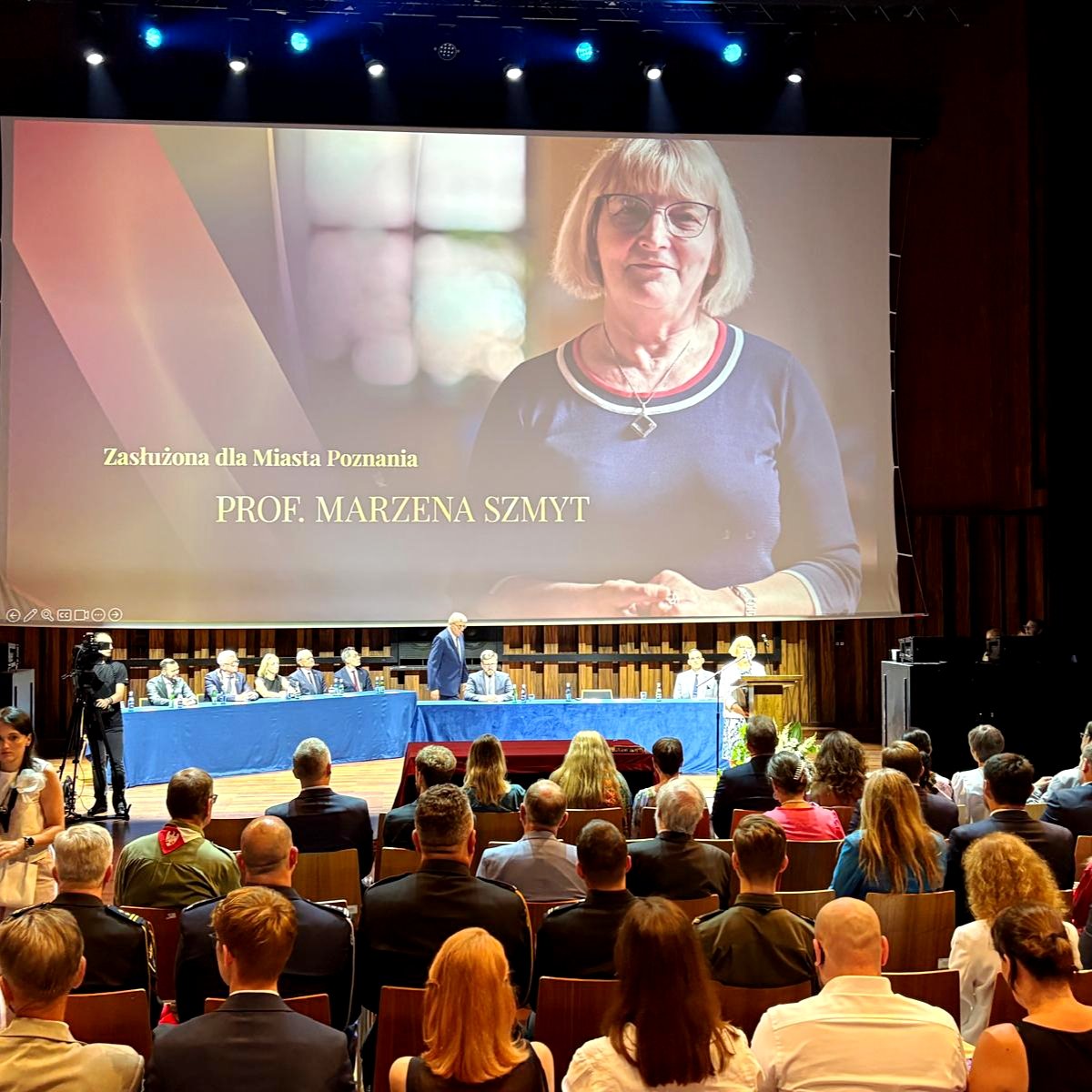 PLArchaeoAthens's tweet photo. A very dear friend of our, Prof. Marzena Szmyt @UAM_Poznan has received the honorary title Meritorious for the City of #Poznań. She was honoured for her academic achievements &amp; key role in creating the Genius Loci reserve, a site closely associated w/ the origins of Polish state. https://t.co/BlSJ1UM3w8