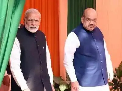 MumbaichaDon's tweet photo. MONSOON SESSION GOING TO BE MEXT LEVEL 🔥RY.

Along with Delimitation Bill, Modi Sarkar getting ready to introduce 1 more Bill that will hit Corrupt CHINDIs hard🔥

Reportedly, Constitutional Amendment Bill to AUTOMATICALLY remove PM, CMs & Ministers from office if detained for 30 consecutive days in serious criminal cases, likely to be tabled in Monsoon Session.

JPC is likely to adopt report before 20 July, clearing the path for the bill.

30 days is enough time to get bail as per Indian Judicial Standards that say 'Bail is the norm & Jail is exception' and if someone is not able to get bail within 30 days also....it means there are substantial & undeniable evidences against the accused Post-holder. Therefore, such Automatic Removal does not Violate any Principle of Natural Justice.

Some safeguards may be added to prevent political misuse.

Bharat must thank Kejriwal for this Bill. He had refused to resign as CM despite being in jail for months.

No wonder Mota Bhai was in so much hurry to get numbers.

Source: @payalmehta100