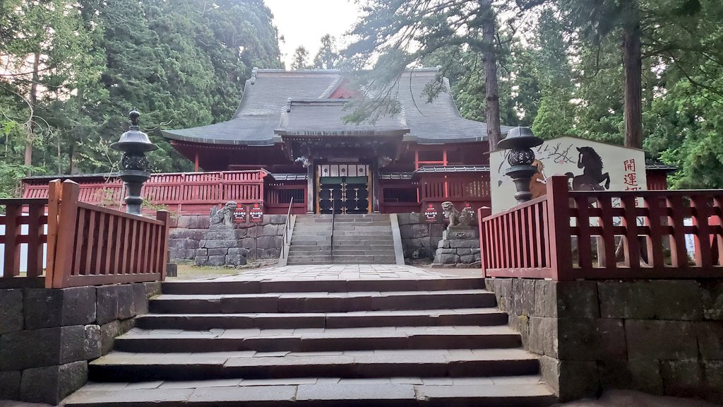 xExTx's tweet photo. 茅の輪くぐってきました(昨日)
仕事終わりにぶっ飛ばしお山の神社まで⛩️
本殿が閉まってるのも夕方に行くのも初めてで空気が違ってまたよき☺️
ストロベリームーンもしかとみましたᥬ🌝ᩤ🍓 https://t.co/9SOAPD5hWP