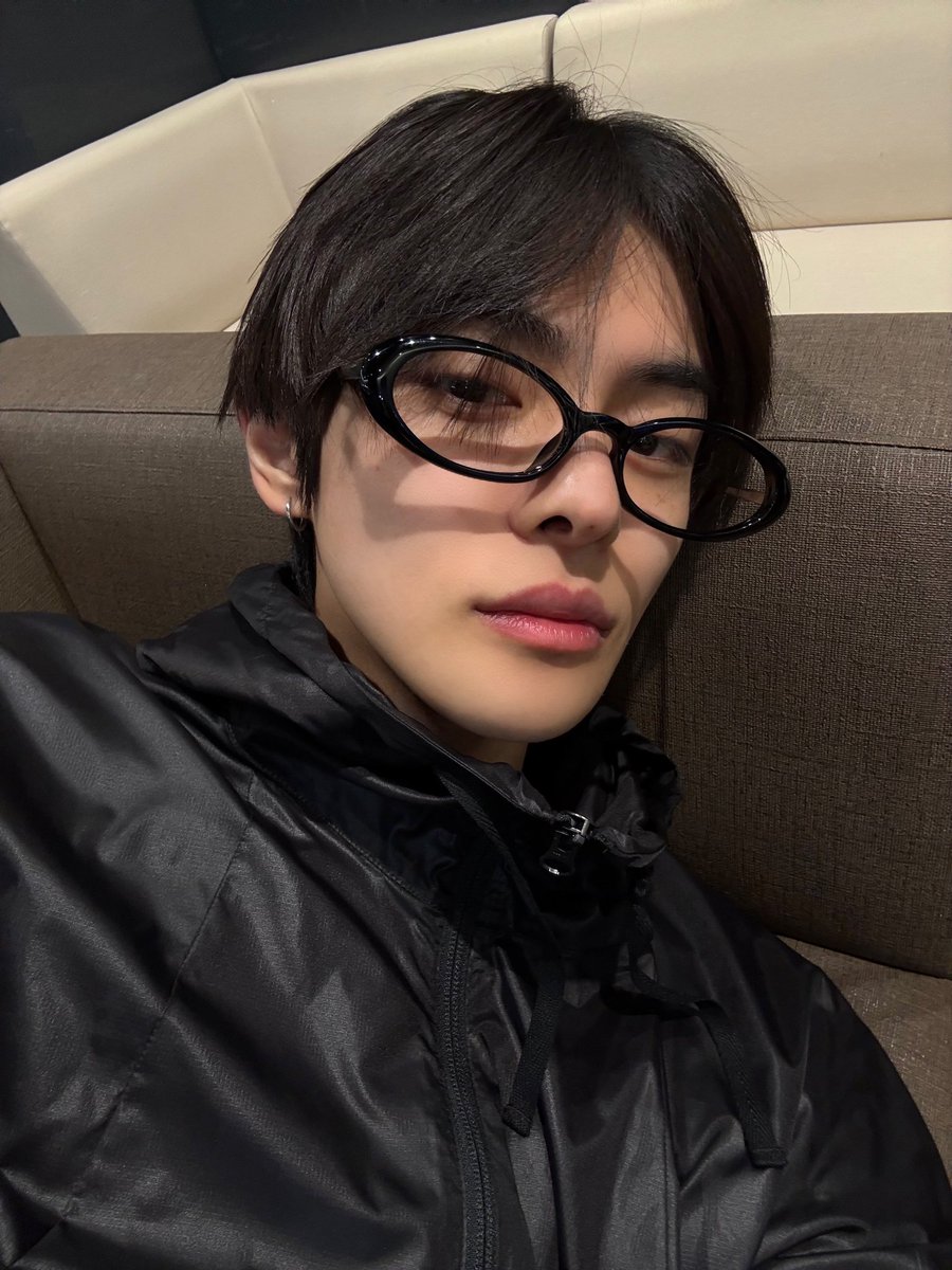 leoz02m's tweet photo. Kawaii bf 🩷 with his kakkoii bf 🖤 https://t.co/kW9Wx4bkZv