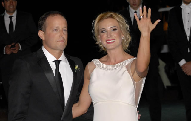 JorgeScala33's tweet photo. Foto del casamiento #CirioInsaurralde 
El fiscal pidió su detención
Por enriquecimiento ilícito y lavado de dinero.
Dinero de la droga y la prostitución.
El juez Armella no los detuvo.
La causa lleva 3 años.
Cero movimiento
Justicia Cómplice!
@vero_m018 @SalvemosPilar @Tuquita11 https://t.co/xXawb98Rdi