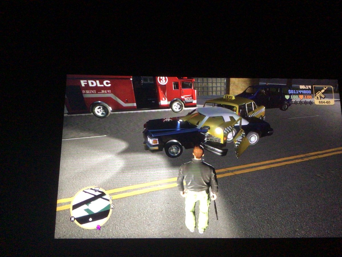 Ryann_MN08's tweet photo. Bro gta 3 is goofy cause I be getting npc’s scared when I walk near them but when shit like this happen they don’t gaf😭🙏💀 https://t.co/K80oyBulAM