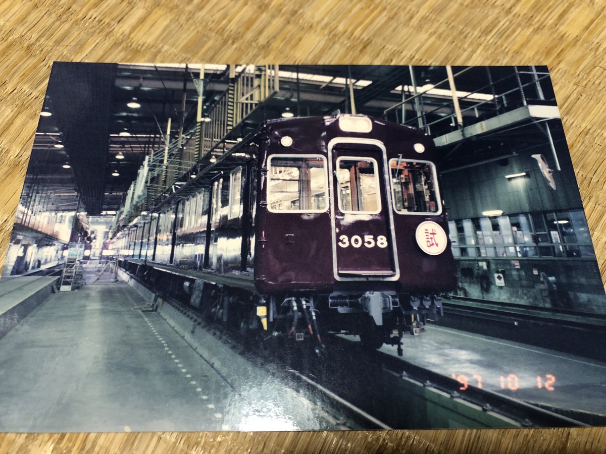hayai_7500_7000's tweet photo. 新型形式よりやっぱり阪急電車はこの表示幕改造前の端正な顔の一連の形式(2000系列〜5000系列)の方が好きだな https://t.co/SX0k2L040u