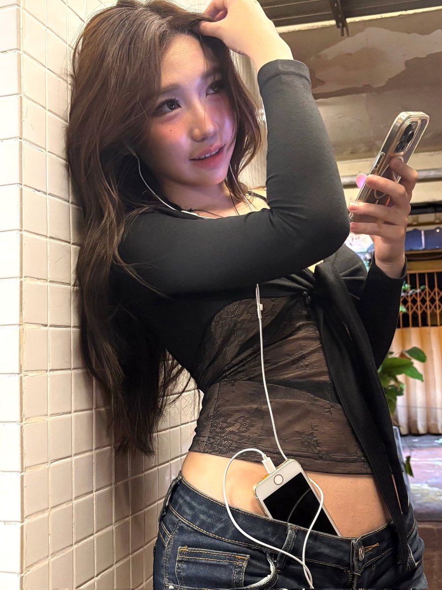 ell_junwen's tweet photo. 🎧 https://t.co/FAHOnIRiBC