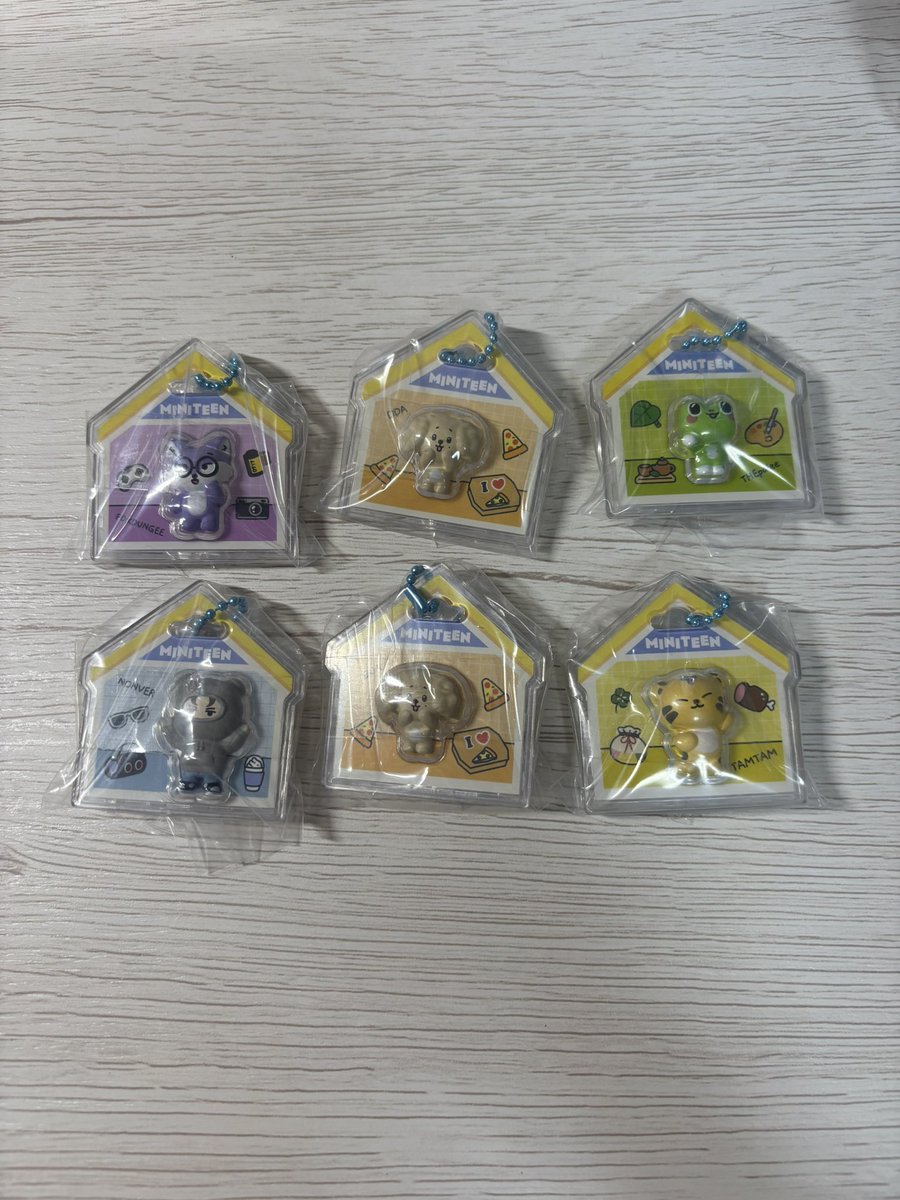 jhjs66's tweet photo. SEVENTEEN MINITEEN セブチ　ミニティーン パッケージチャーム　グミ　交換

求）ジョンハン、ジョシュア
譲）ホシ、ウォヌ、The8、ドギョム、バーノン

郵送📮同日発送
お気軽にお声掛けください🙇‍♀️ https://t.co/LyrUM6Eu4f