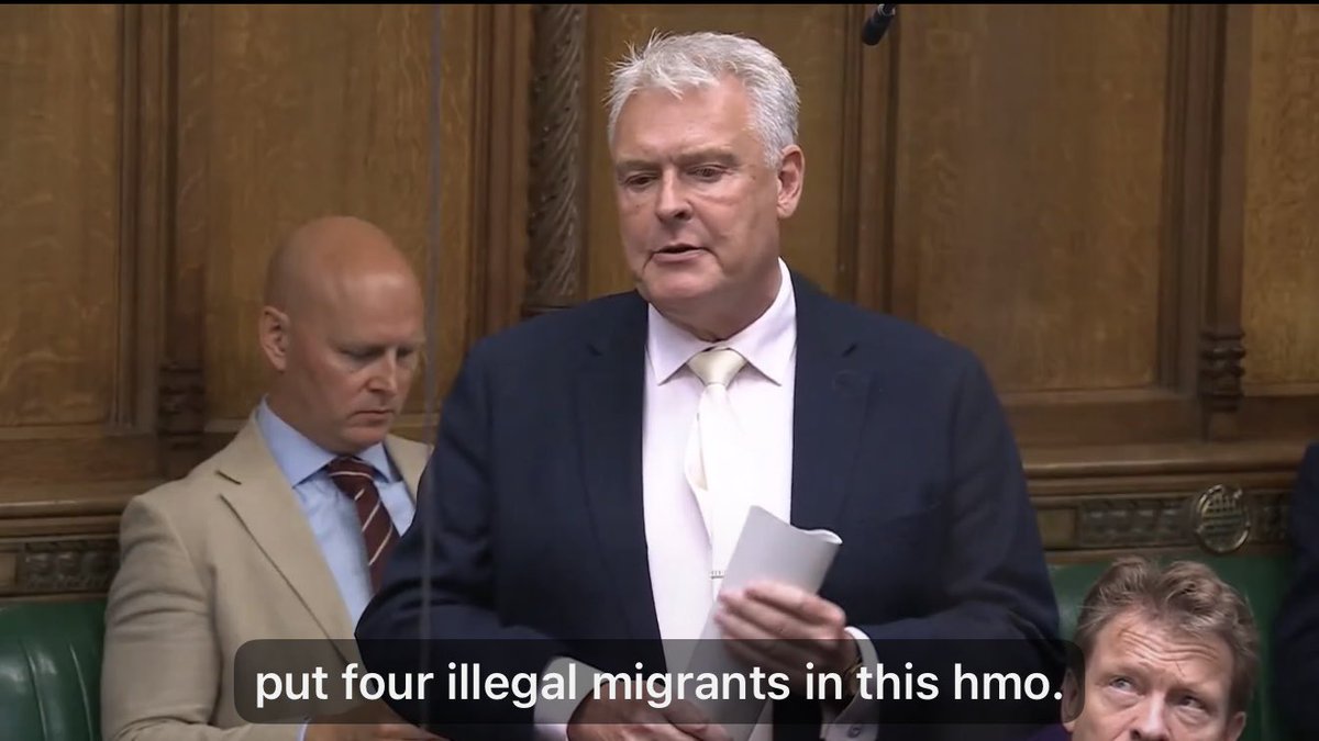 PeterStefanovi2's tweet photo. Reform MP Lee Anderson asks if Keir Starmer agrees that all illegal migrants in the UK should be deported

Starmer: "He should be asking questions of his party leader. Why did he keep his £5m gift secret? And are they happy with him earning £22,000 per hour?" 

#PMQs https://t.co/kthxvDBWz0