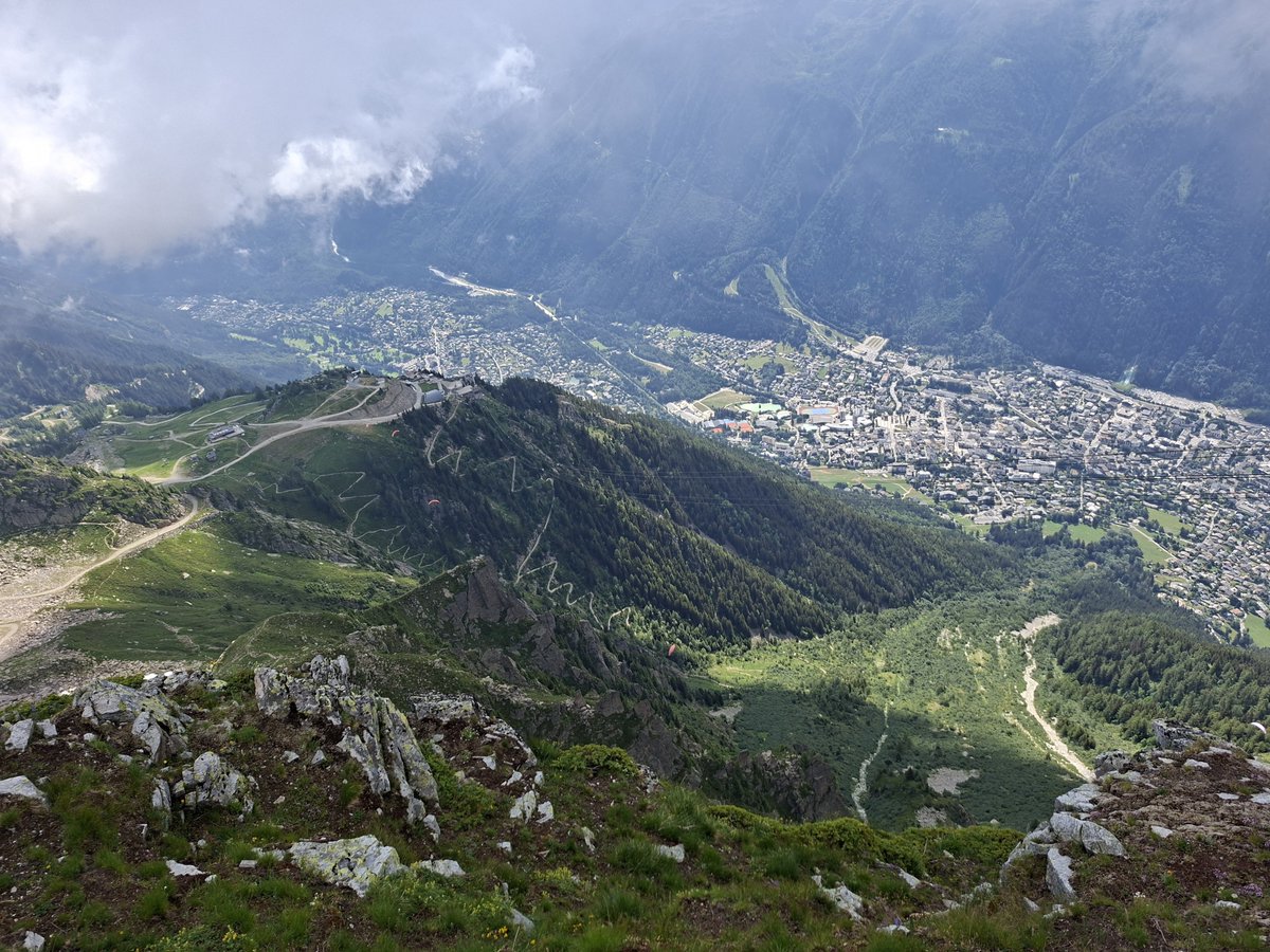 Hanna54817981's tweet photo. Widok na #Chamonix 🇫🇷
z #Brevent https://t.co/hUFj7eUQwz