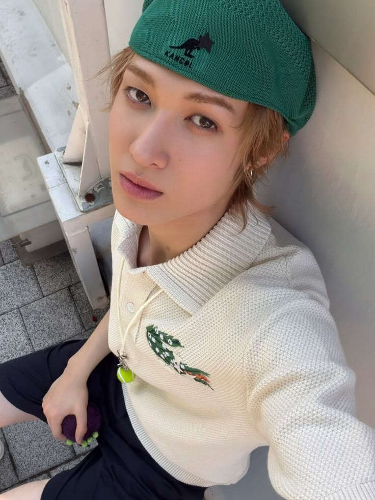 MARTIINpals's tweet photo. Nganter paket sebelum main tennis https://t.co/yCIZq3w52v
