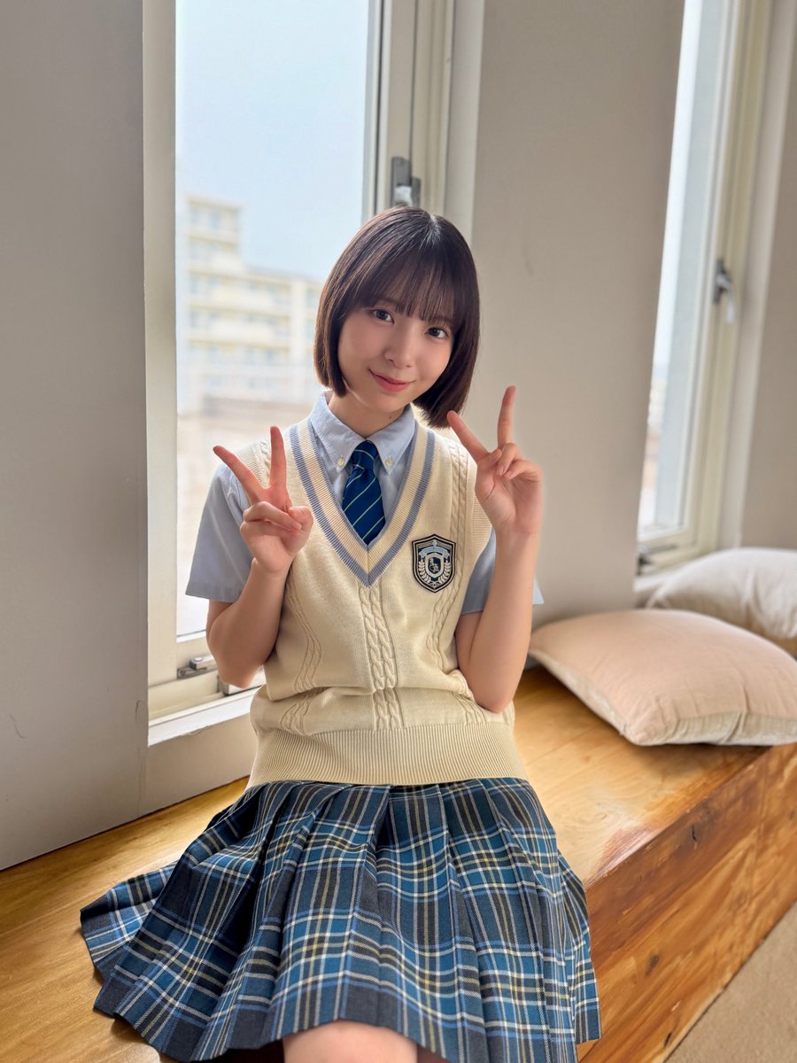 erimaru__nao's tweet photo. "授業中も2人だけの時間。"

#となりなし https://t.co/hp5QmTIwc9