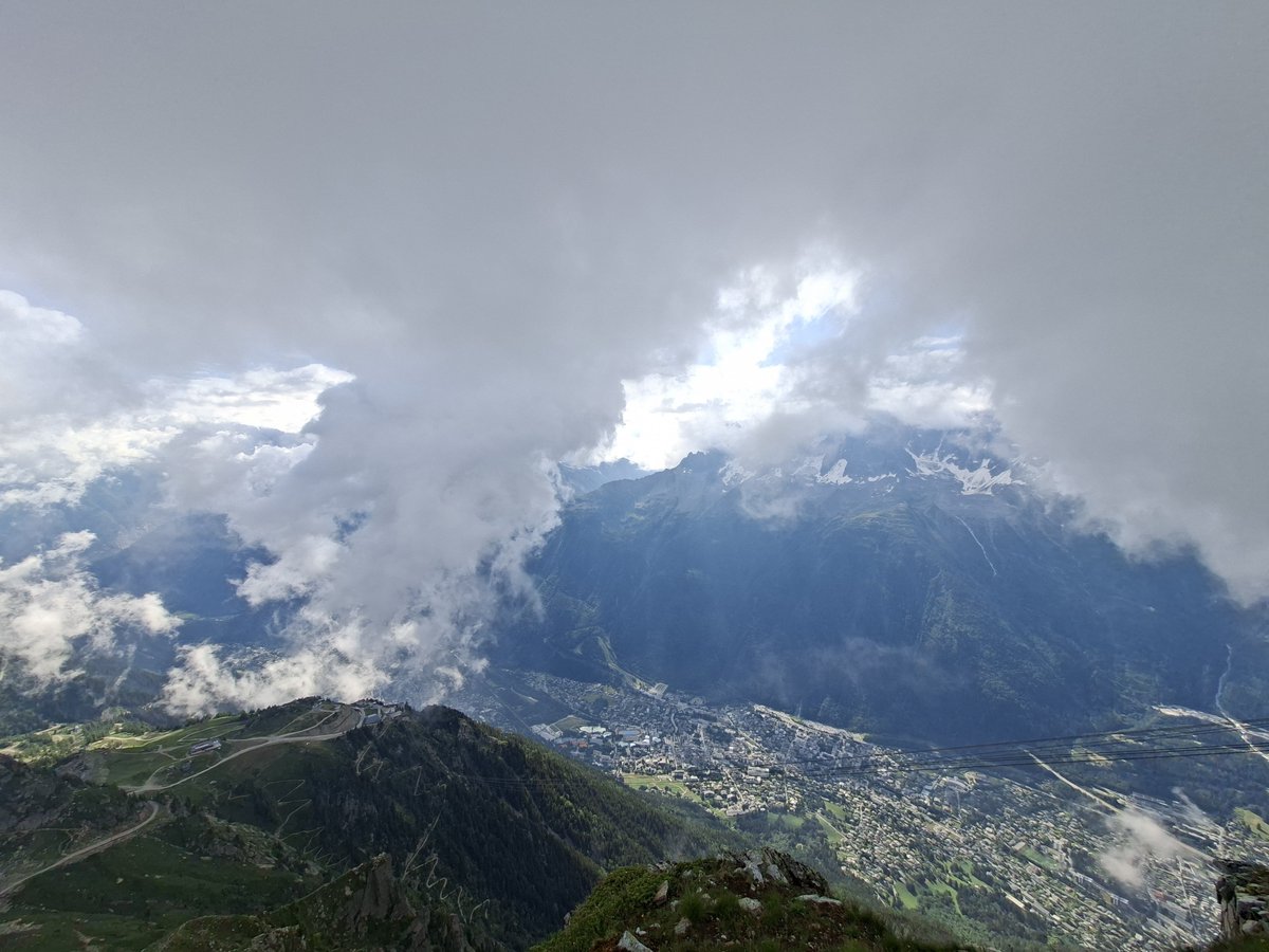 Hanna54817981's tweet photo. Widok na #Chamonix 🇫🇷
z #Brevent https://t.co/hUFj7eUQwz