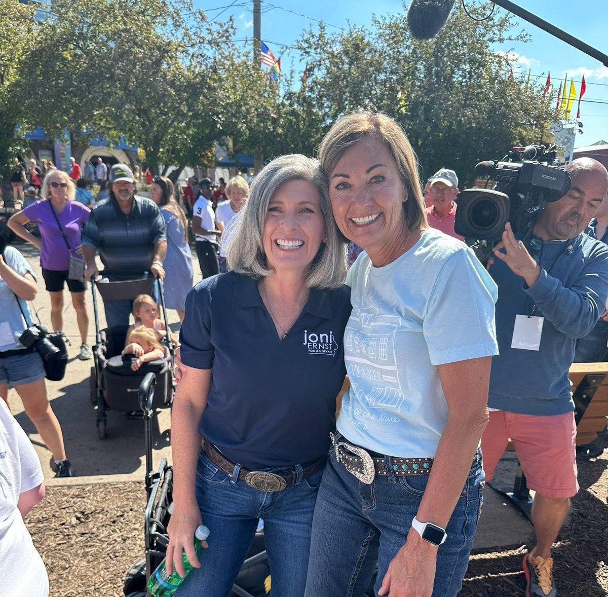 KimReynoldsIA's tweet photo. Happy birthday to my good friend and US Senator, @joniernst!

Few Iowans have been more dedicated to defending freedom in our nation’s capital. https://t.co/VSQbl6W1lw