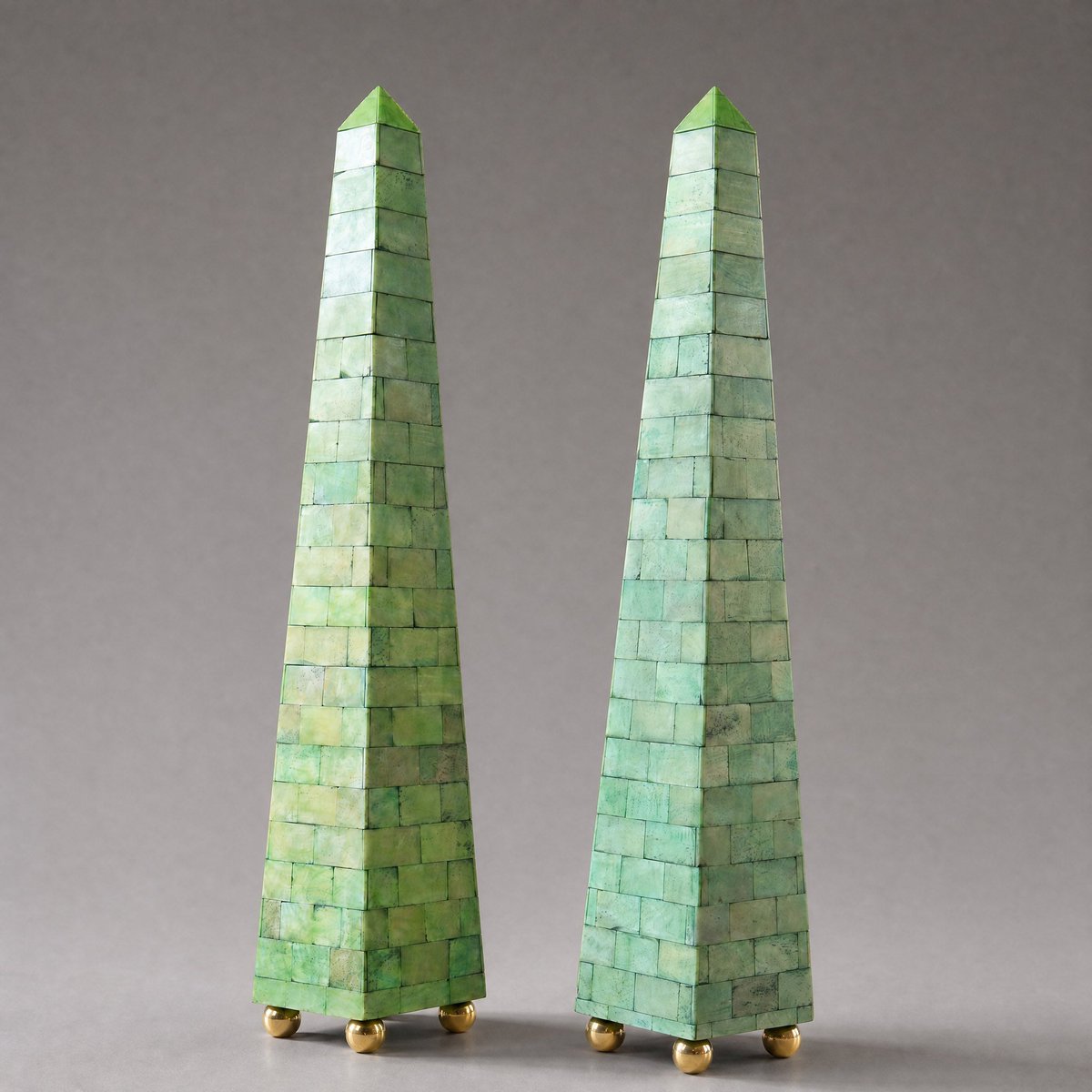 Fine_Antiques's tweet photo. Andrew Allfree’s decorative obelisks sit like miniature monuments, their quiet presence shaping any mantel or console. Hand-finished patina and precise proportions reward close inspection. Message for dimensions and provenance. #antiques #HomeDecor https://t.co/kYz2luMiM4 https://t.co/18NxPoKHJw