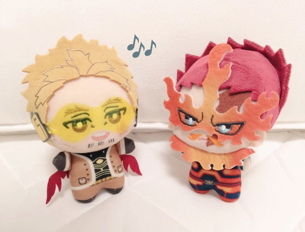 Fe0324's tweet photo. 🦅「えんでばーさんのドリンク、トマトレモンなんですね♡♡」

🦅「トマトとレモンかぁ〜🎶🎶」

🔥「……ところで、俺はパンケーキを焼いていたようだがメニューにはないのだろうか…？」
🦅「あらら…！今度俺が美味しいパンケーキのお店に連れて行くのでしょんぼりしないで下さい〜🩷💦🩷💦」 https://t.co/QxsdGQdejZ