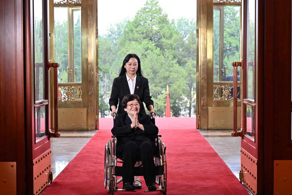 7月1日上午10时，庆祝中国共产党成立105周年大会在北京人民大会堂隆重