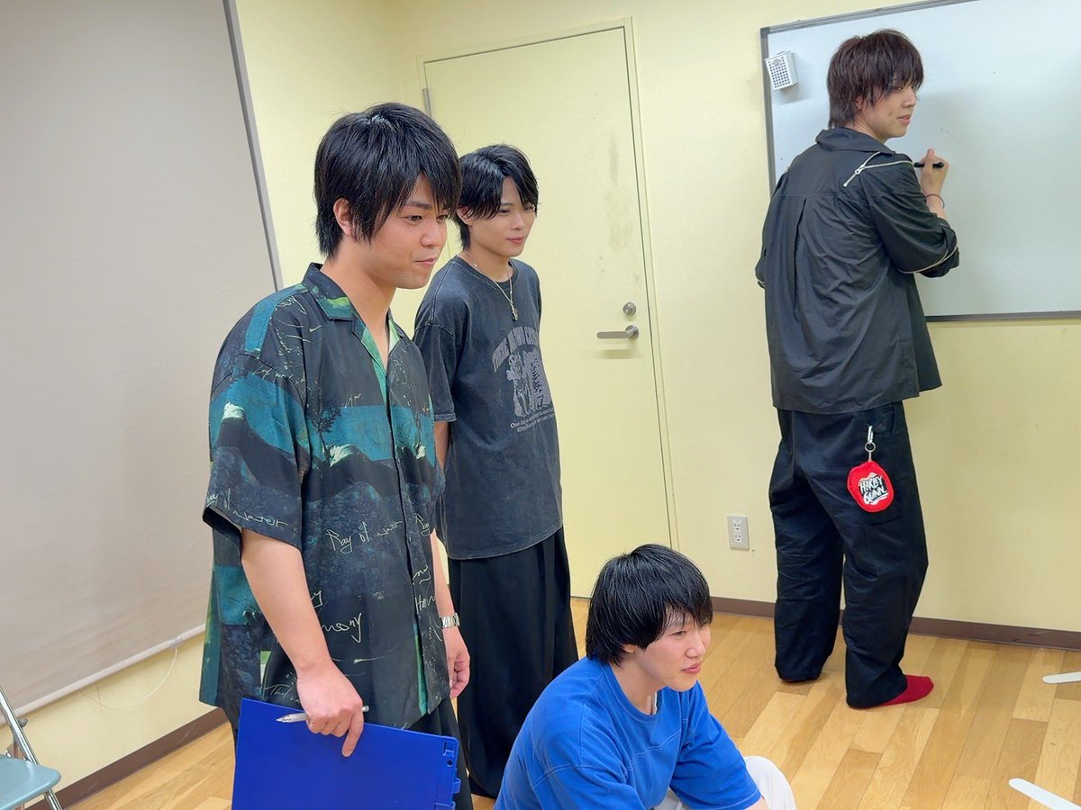 tohai_staff's tweet photo. #東俳日記
昨日も #LimLIVE
ご視聴ありがとうございました🐹🦢
アーカイブはこちら
▶▷▶ https://t.co/xgFP8RX2ME
のんびりまったりなふたりでスタート!
途中て稽古終わりのみんなも合流して
安定のにぎやかなLim×LIVEでした😌
絵描き歌、ぜひ挑戦してみてください👊 https://t.co/jYLYAhEKso