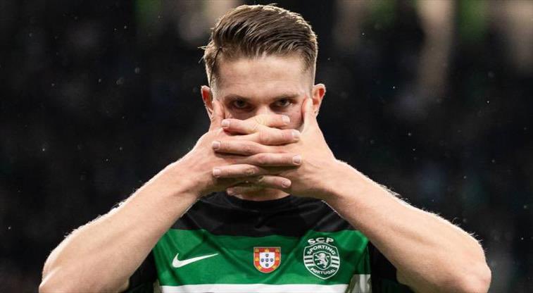 GalaAslaniGS's tweet photo. 🚨 Victor Osimhen gidecek ama Viktor Gyökeres ve Bruno Fernandes gelecek. Kabul edermisiniz ? https://t.co/h7Bnh4Mxhk