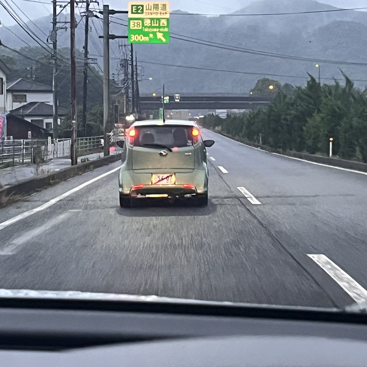 muchlmuchlboy's tweet photo. 後輩がクレイジーすぎて手付けられへん https://t.co/qfE8z0DwRw