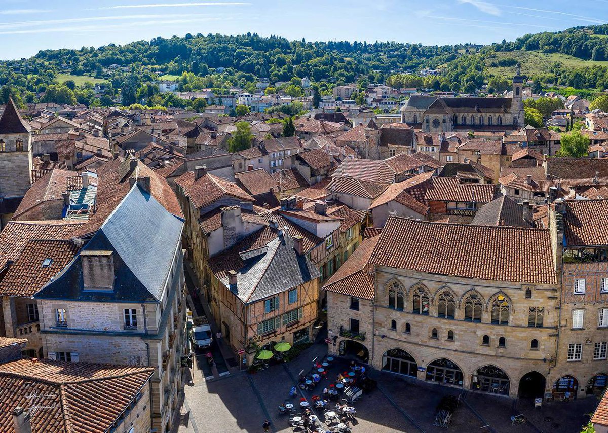 Frontieresmedia's tweet photo. 🚨 À Figeac (46), lors de la Fête de la Musique, 4 lycéens ont été violemment agressés par un Togolais et 3 Tunisiens, dont au moins un sous OQTF. 

Deux victimes sont gravement blessées.

Seuls 2 suspects ont été placés en détention provisoire, dont un Tunisien sous OQTF, déjà condamné pour rodéo urbain. (La Dépêche)