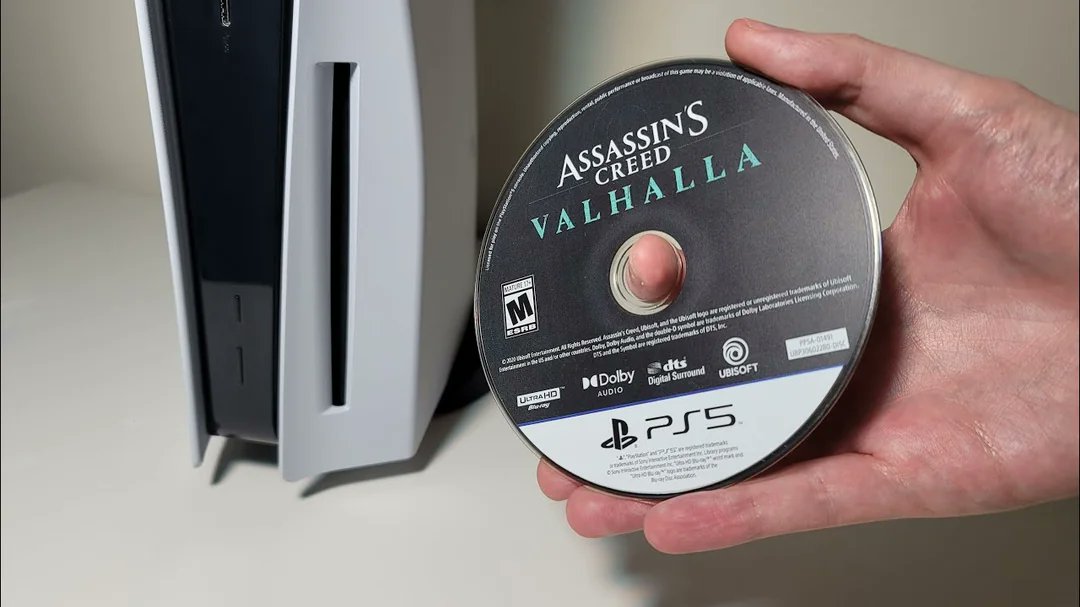 VGC_News's tweet photo. PlayStation has announced the end of disc games, starting in January 2028.

Following this date, new games will be available on PlayStation Store and at retailers in digital formats only, it said.

https://t.co/kxepf1iMhP https://t.co/QSkrRGYwu3