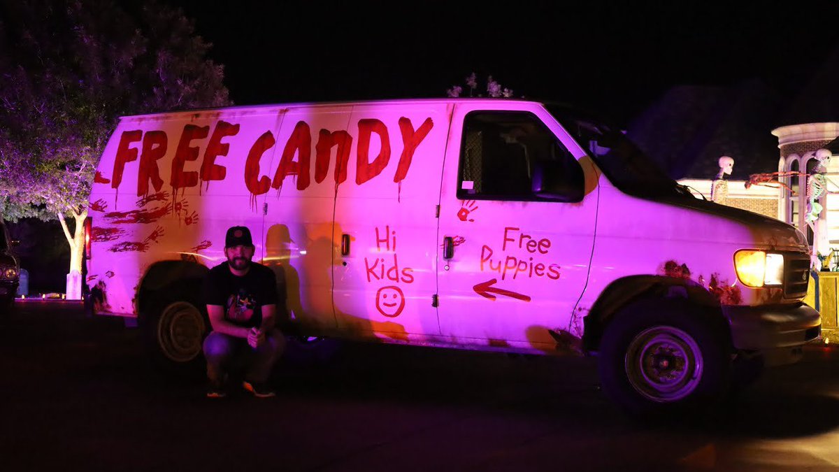 DAKKADAKKA1's tweet photo. Holy shit dude. They’re literally using pedo fans with the classic hand painted letters on the side. These woke parents are literally putting their kids into the arms of the burning bull. https://t.co/lJ1HRodn1g