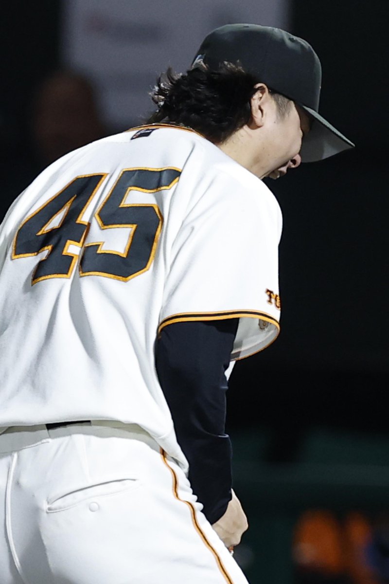 TokyoGiants's tweet photo. 【八回表】巨人 2-1 ヤクルト 

5番手 #田中瑛斗 投手が登板し、二死一、二塁とされるも、後続を抑え、無失点とする！ https://t.co/w9Hr8GUqaM