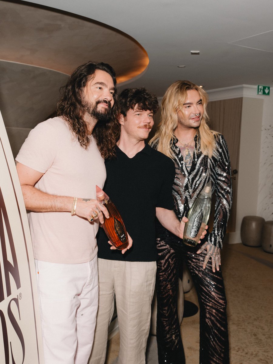 CGold35145's tweet photo. KaaDos party 🥂🎉
München, 06/2026
#BillKaulitz #TomKaulitz #GeorgListing https://t.co/XhoaYGKbmH