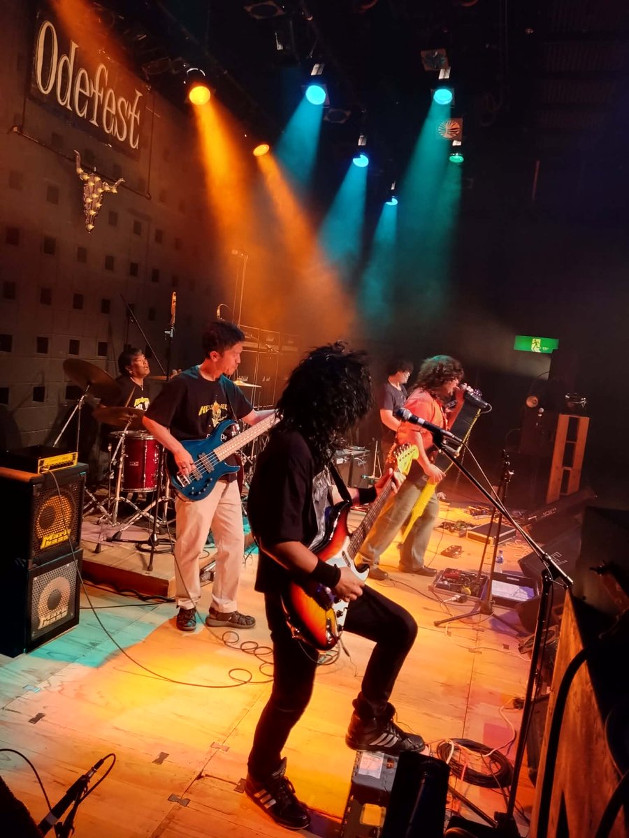 Odefest's tweet photo. ここ岩手は盛劇タウンホールのステージに登場！

天を突き抜けるハイトーンボーカル！綿密に構築されたトリプルギター！ツーバス炸裂のハイスピードなリズム隊！激熱コール＆レスポンスによりステージ上の六人と客席とが一体となり、圧巻のステージを繰り広げました！ https://t.co/aGSHyCcreM