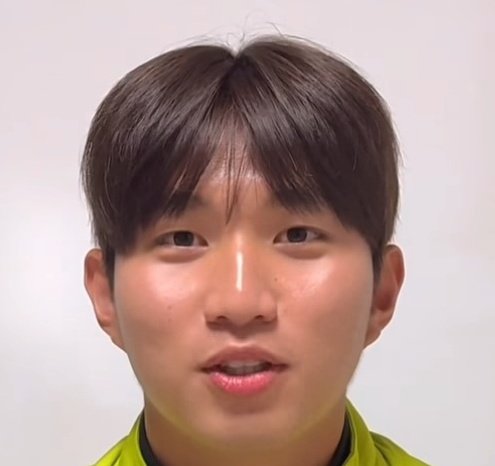 fcsloverS2's tweet photo. 이런 착둥이가 지금 옷을
... https://t.co/gqCPb54jBS