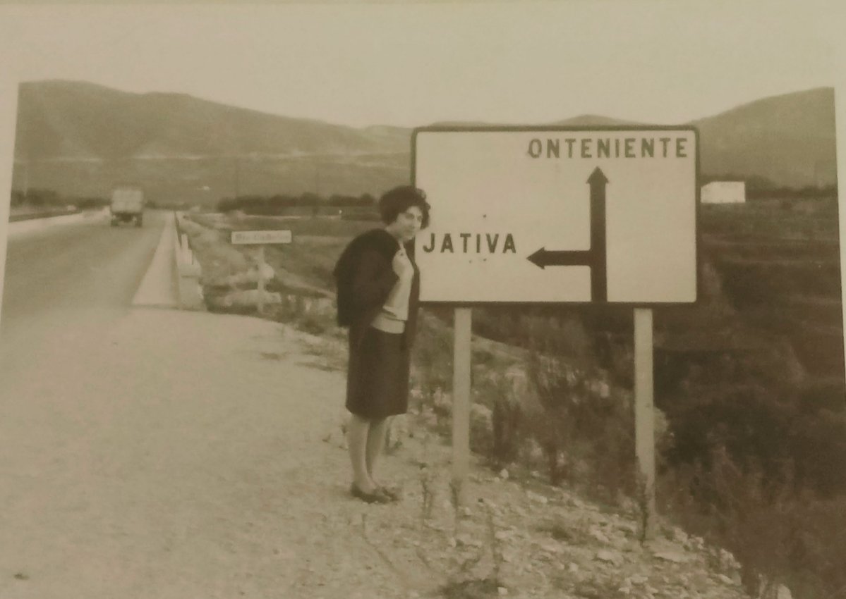albinyana's tweet photo. "El castellano no fue lengua de imposición". El noms dels pobles es posaren en castellà perquè els turistes no es perderen pel port de l'Olleria. https://t.co/AI6c7DtFSt