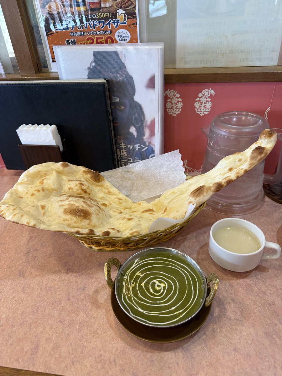 YuuHatesAll's tweet photo. 子供の頃はトイレに幽霊出そうですごく怖かったけれど今は出て欲しい。幽霊におしっこかけたらどうなるんだろ。怒るかな？消えるかな？でもおしっこしてる時に現れる奴が悪いんだからな。ちょっと考えたらわかるでしょうが⛲️

一昨日の昼と夜と昨日と今日の昼のカレーです。確認よろしくお願いします🪬 https://t.co/2VaED82htS