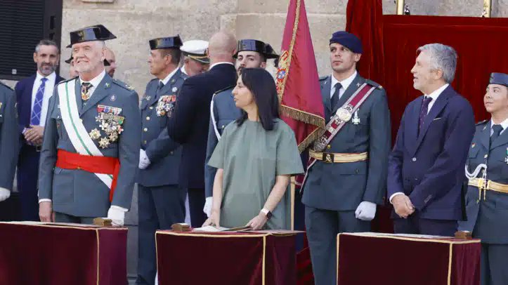 MqGuardiaCivil's tweet photo. Un "¡Viva la UCO!" ante la cúpula de la Guardia Civil retrata la fractura interna en el Instituto Armado.

https://t.co/TXQth16Bvf https://t.co/chRJONtq0O