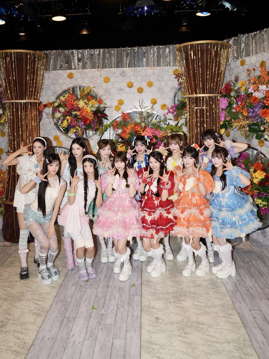 haruka_cs0129's tweet photo. #FNS歌謡祭 ありがとうございました！

ILLITさんと
「Almond Chocolate」
「かわいいだけじゃだめですか?」
コラボさせていただきました！！

とってもうれかったーー！
かわいくて優しくて大好きです💖

ぷりきゅきゅも披露させていただきました！
どうだったかなーー？？
また出演できるよう頑張ります！