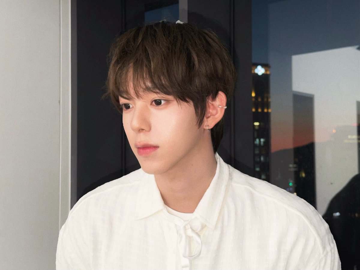 AHOF_official's tweet photo. 🤍

#AHOF #아홉
#CHIHEN #즈언 https://t.co/WjFlIJySlT