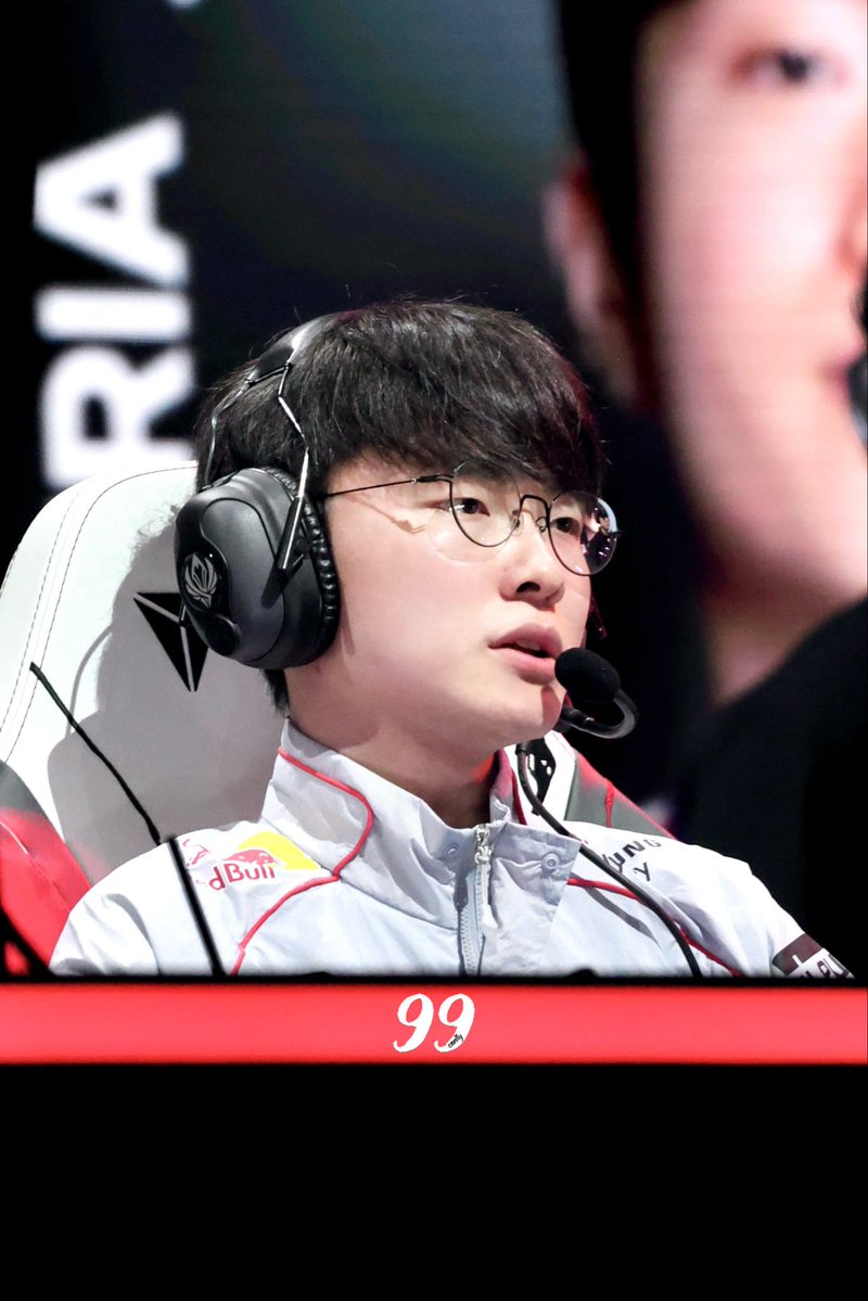 99canfly99's tweet photo. 260701 MSI

��대빵🩵

#FAKER #페이커 https://t.co/8HreecSiEA