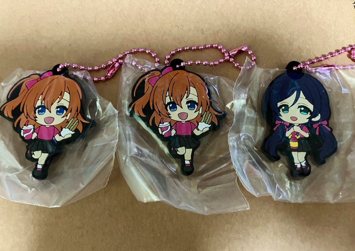 ae_oj1's tweet photo. ラブライブ ガチャ ラバーキーホルダー

譲 高坂穂乃果 東條希

求 1つ300円

郵送希望です🙇 https://t.co/aBYuMM7JFS