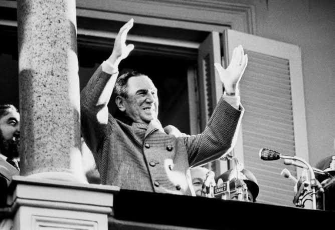 FedericoAchaval's tweet photo. En un nuevo aniversario de su partida, recordamos a Juan Domingo Perón y reivindicamos su legado: el de una Argentina federal con producción, crecimiento, soberanía e igualdad de oportunidades 🇦🇷✌🏻 https://t.co/LrAkeVSHR5