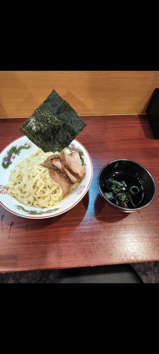 teuchimen's tweet photo. 明日2026/07/02（木）
定休日頂きます！お気を付け下さい🙇

3日間季節の限定が無いので珍しくあれやこれやとバタバタと😅お付き合い頂きありがとうございました🙏

夏の冷やし、麺がやっといけそうなので7月の2週目のどこかにはスタートしたいと思います。 https://t.co/QS8cDKC5Wb
