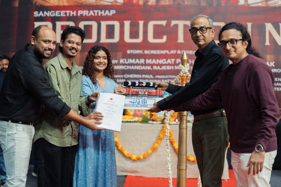 WECineLoco's tweet photo. Vivek X Sangeeth Prathap Project officially kickstarted ✅🤙

Bankrolled by Panorama Studios.

Also starring Anna Ben. https://t.co/EzQeHqgUwS