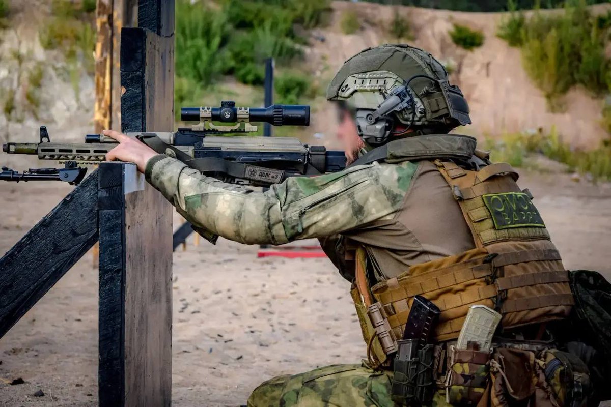 TheGreyPatriot_'s tweet photo. 🇷🇺 Today's anniversary training of OMON unit "Varyag" from Main Rosgvardia Directorate for the city of Veliky Novgorod.

#Russia #Russian #Russians #Today #Rosgvardia #Police #Security #OMON #Tactical #Training #AK200 #Shooting https://t.co/Giohe1aam3