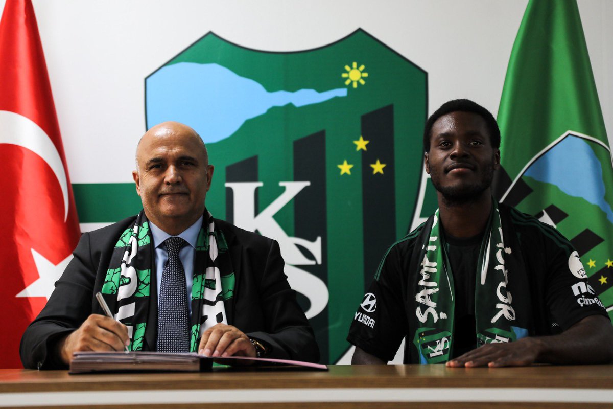 Kocaelispor's tweet photo. Yeni transferimiz Makana Baku için imza töreni düzenlendi. 📸 https://t.co/JlkA7RyPca