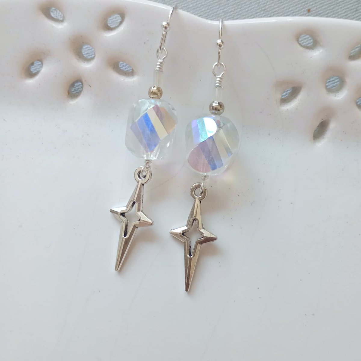 LovesVintage43's tweet photo. MIX'N'MATCH BUY ANY 2 ITEMS, SAVE 10% 🧡 Northern Lights Aurora Borealis Faceted Glass Bead & North Star Dangle Earrings, Handmade Celestial Jewellery 🧡 #etsygifts #CraftBizParty #UKMakers #shopindie #shopsmall #HandmadeHour #earrings #giftsforher https://t.co/mymOW2sUb9 https://t.co/JzIyjGZlUr