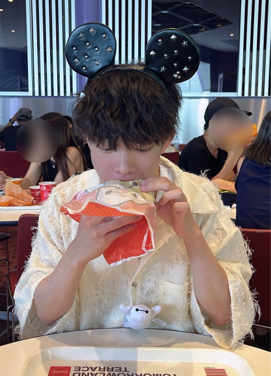hlotks's tweet photo. ディズニー行きたい https://t.co/s7QFAZvTQc