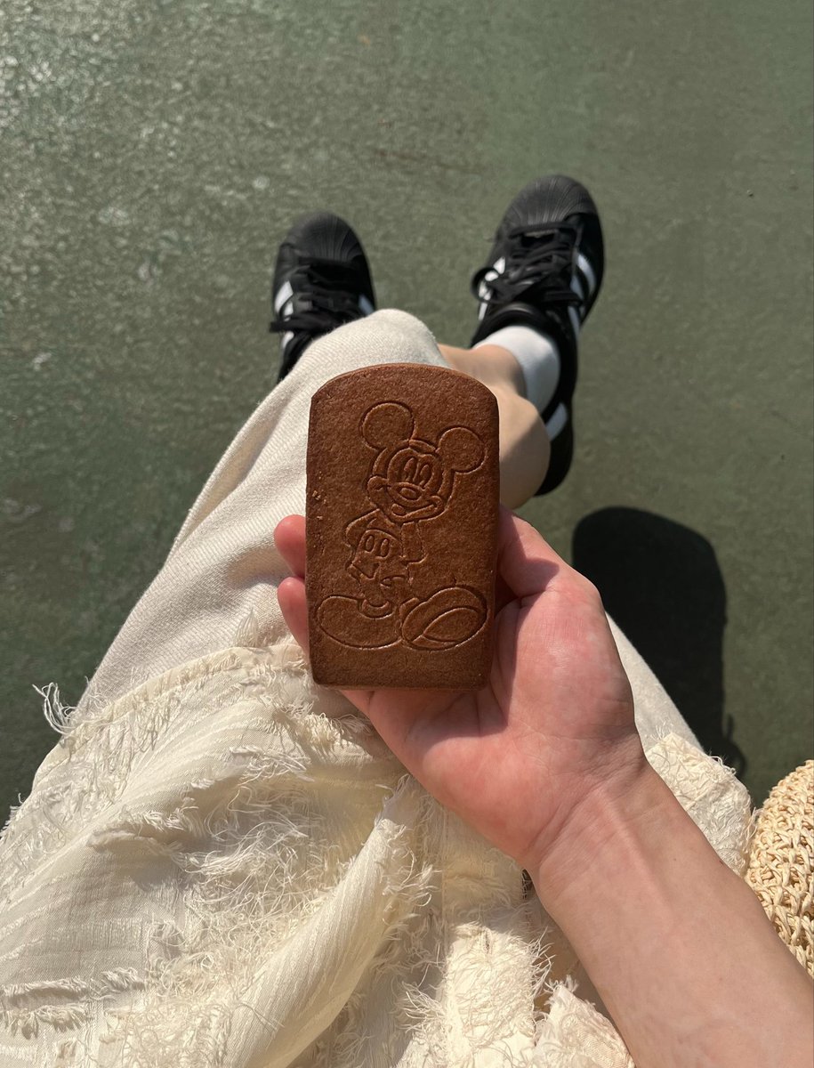hlotks's tweet photo. ディズニー行きたい https://t.co/s7QFAZvTQc
