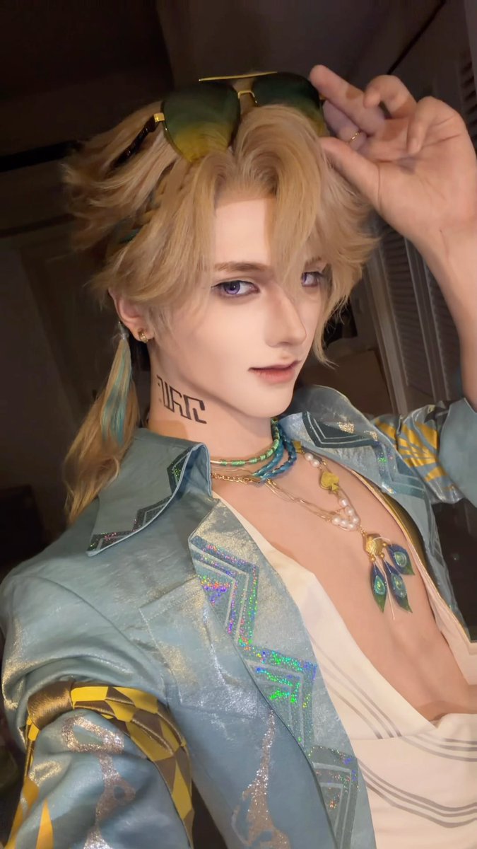 silverkey_0814's tweet photo. #HonkaiStarRail #aventurine 
When your tailor is really fast https://t.co/N8wfI6qqDH