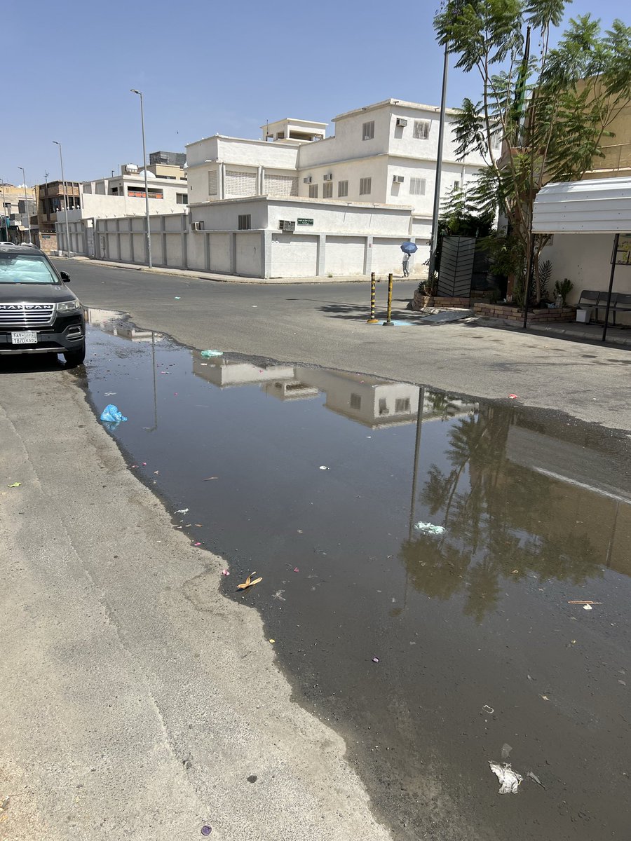 ra_4404's tweet photo. @nwc_media رفعت بلاغ بسبب ماصوره مكسوره في الحي ادت الى تسريب وكل ماله يزيد واتفاجئ بالرفض فعلاً باب النجار مخلوع وخلي ابو الحي يغرق بالكامل الين ما تصير مصيبه يا فاشلين https://t.co/dnPR40EPue