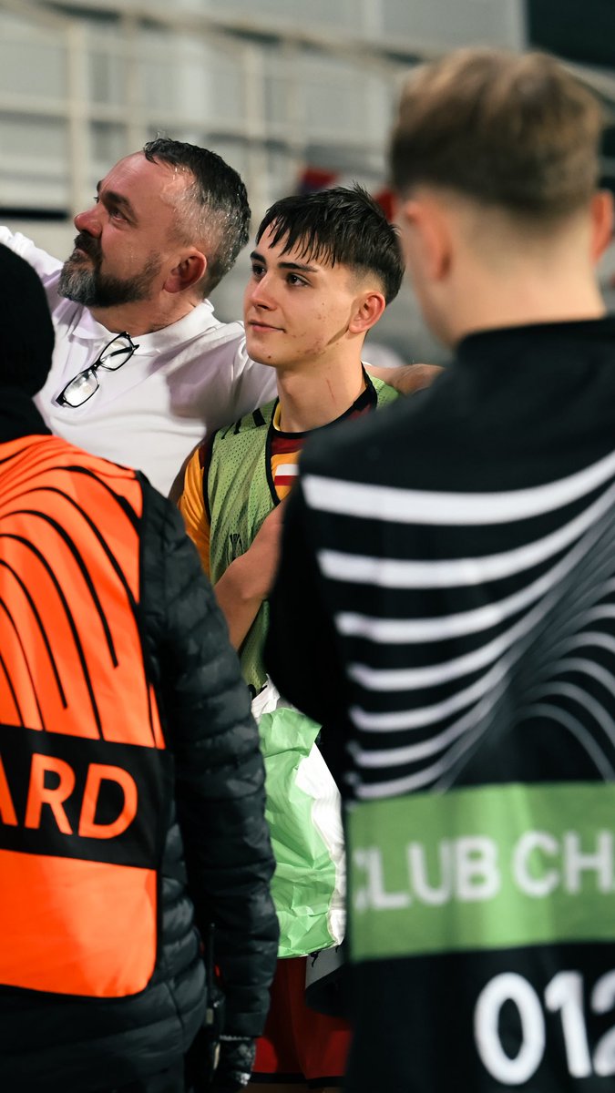 kuba_duda2's tweet photo. Chyba najbardziej wzruszający moment, jaki kiedykolwiek nagrałem - czysta radość i duma. Powodzenia Mazi, już tęsknimy…

📸 @kamil_aleks https://t.co/HA4TJUawTt